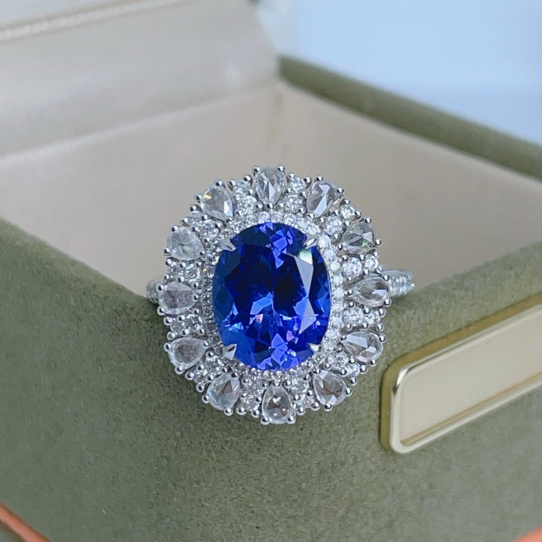 14k Gold 4.43 Ctw Natural Tanzanite & Diamond Ring - 2