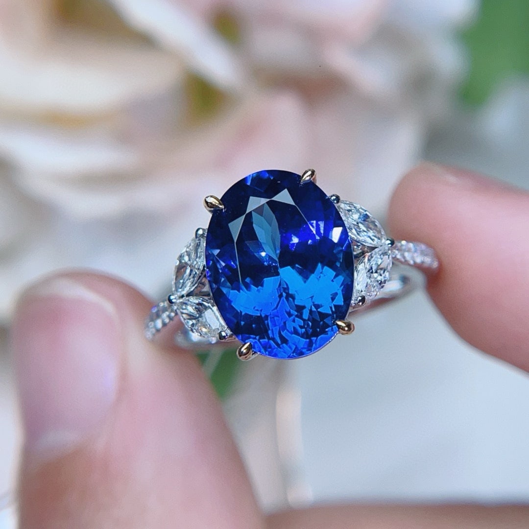 14k Gold 5.76 Ctw Natural Tanzanite & Diamond Ring - 2