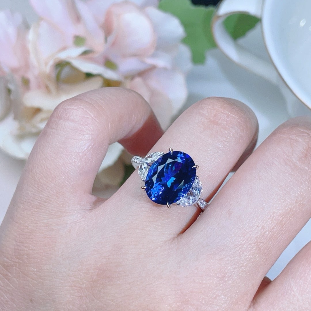 14k Gold 5.76 Ctw Natural Tanzanite & Diamond Ring - 4