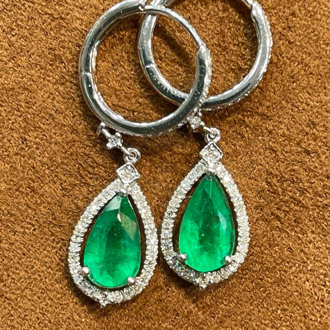 14k Gold 1.35 Ct Vivid Green Natural Emerald & Diamond Earrings - 3