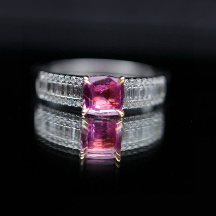 14k Gold 1.15 Ctw Natural Padparadscha Sapphire & Diamond Ring: Ref:231052049 // gold content:14k gold // ring size:7. 25us // // main gemstone:padparadscha sapphire // shape:cushion // carat weight:0. 9ct // color:orangish pink // treatment:natural // // adjacent