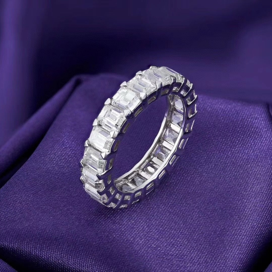 14k Gold 7.19 Ct Natural H Diamond Ring: Ref:231052061 // gold content:14k gold // ring size:7. 25us // // main gemstone:diamond // shape:emerald // carat weight:7. 19ct // clarity grade:vs-si // color:h // treatment:natural // Condition:
