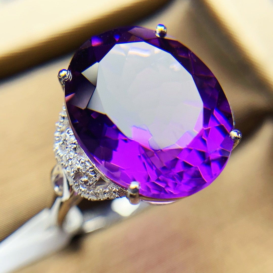14k Gold 8.2 Ct Natural Amethyst & Diamond Ring - 2