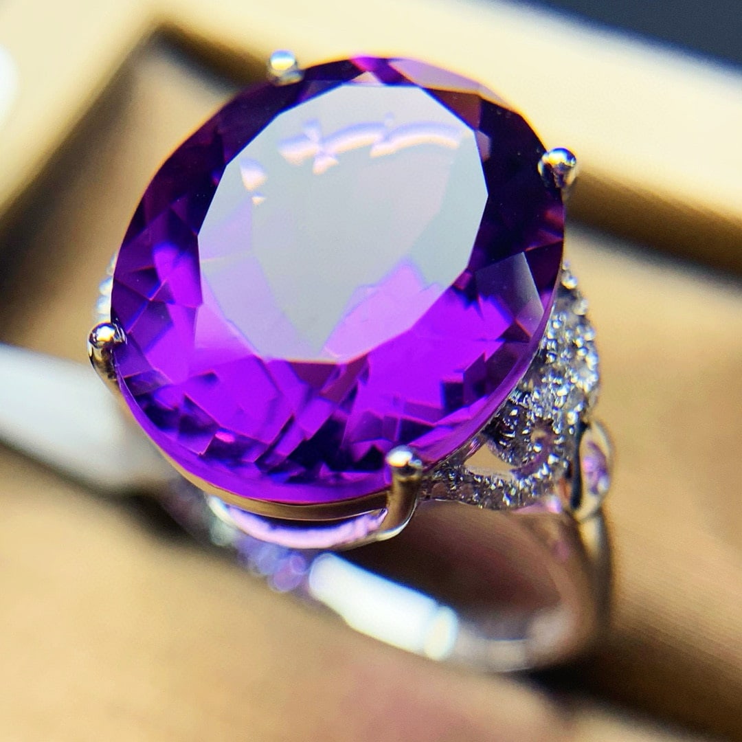 14k Gold 8.2 Ct Natural Amethyst & Diamond Ring - 4