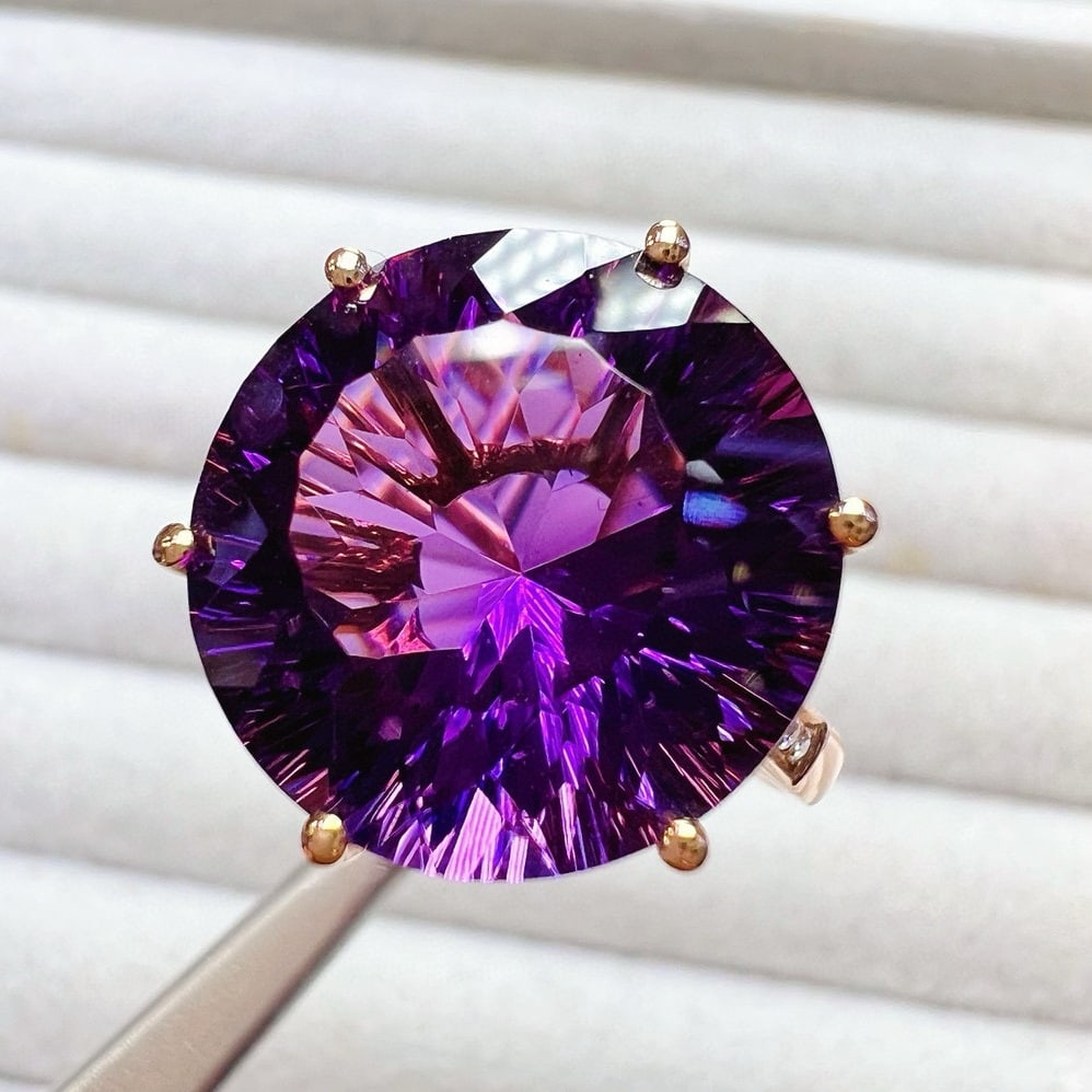 14k Gold 11 Ct Natural Amethyst & Diamond Ring - 2