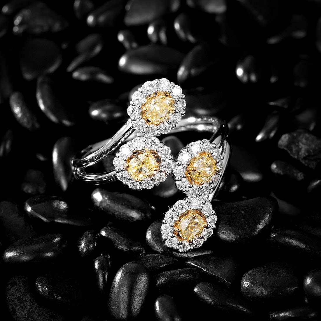 14k Gold 1.01 Ctw Natural Yellow Diamond & Diamond Ring: Ref:231052070 // gold content:14k gold // ring size:7. 25us // // main gemstone:yellow diamond // shape:oval // carat weight:0. 50ct // color:yellow // treatment:natural // // adjacent gemstone 2 :