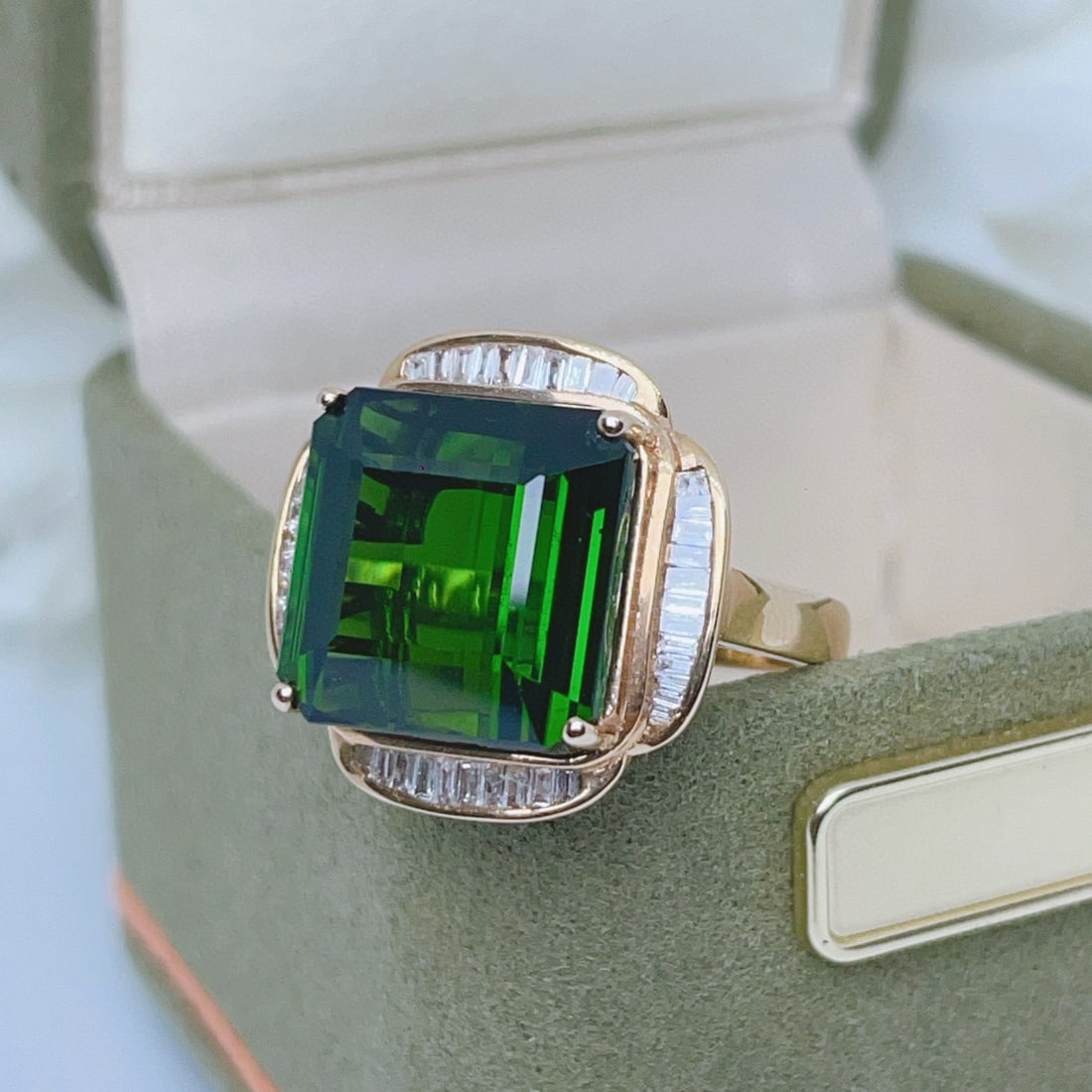 14k Gold 13.5 Ct Natural Tourmaline & Diamond Ring - 2