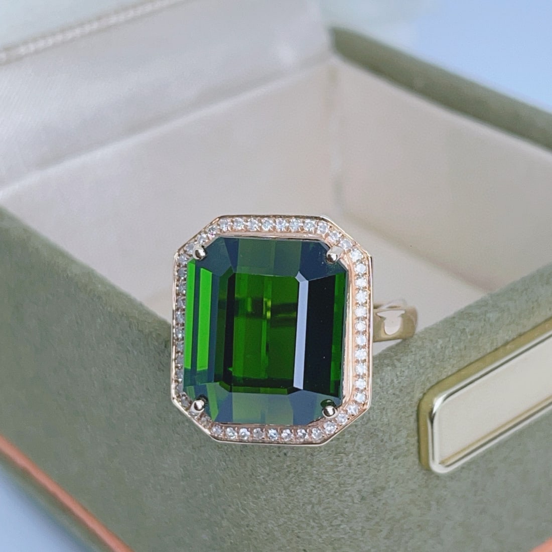 14k Gold 12.5 Ct Natural Tourmaline & Diamond Ring - 4