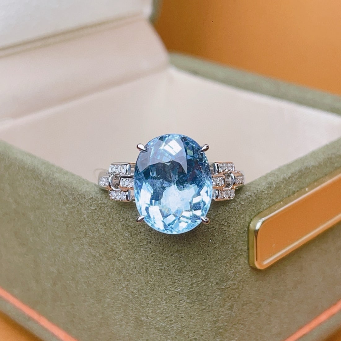 14k Gold 4.4 Ct Natural Aquamarine & Diamond Ring - 4
