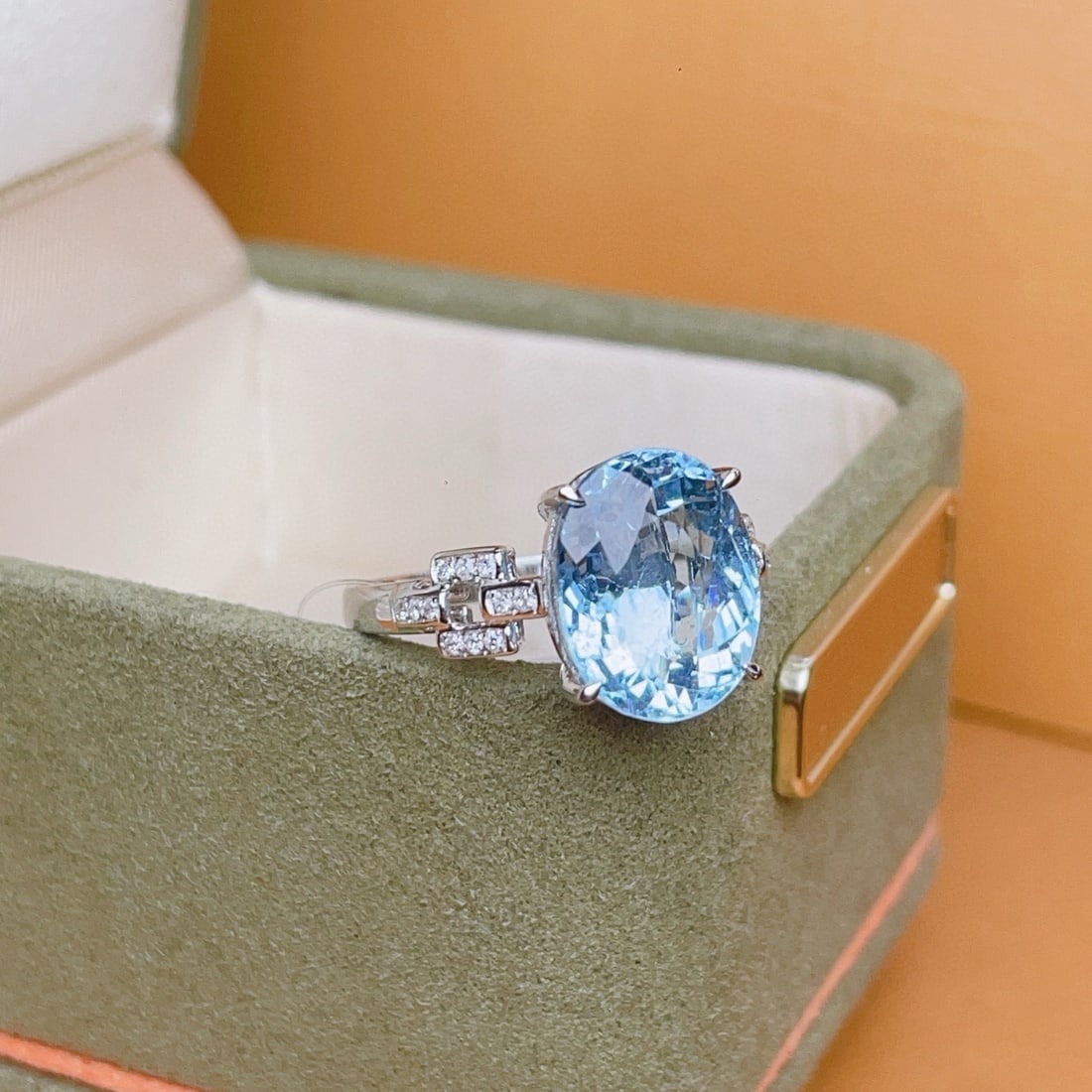 14k Gold 4.4 Ct Natural Aquamarine & Diamond Ring - 6