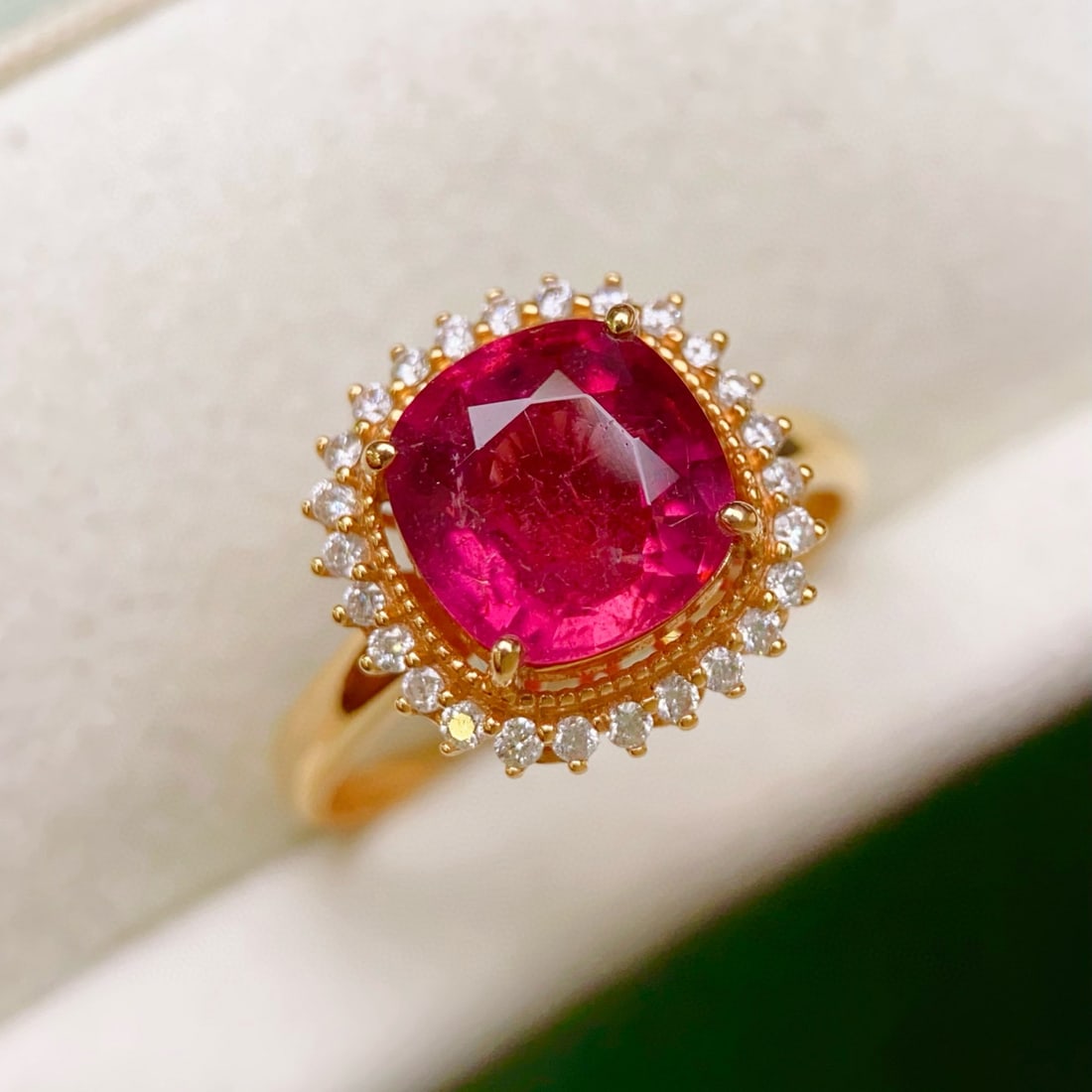 14k Gold 2.81 Ctw Natural Tourmaline & Diamond Ring: Ref:231052101 // gold content:14k gold // ring size:7. 25us // // main gemstone:tourmaline // shape:cushion // carat weight:2. 55ct // color:red // treatment:natural // // adjacent gemstone 2 : diamon