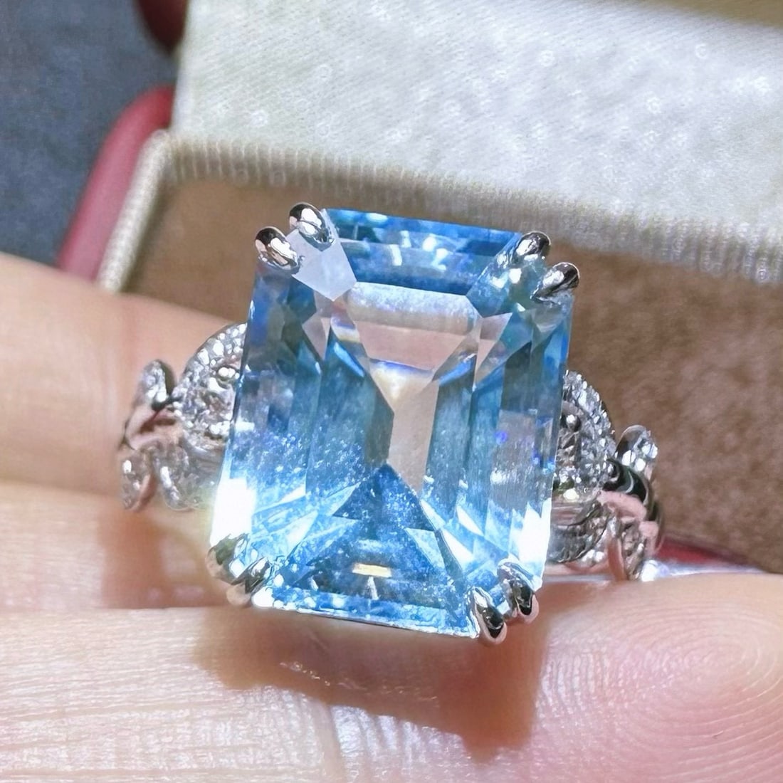14k Gold 6.47 Ctw Natural Aquamarine & Diamond Ring - 3