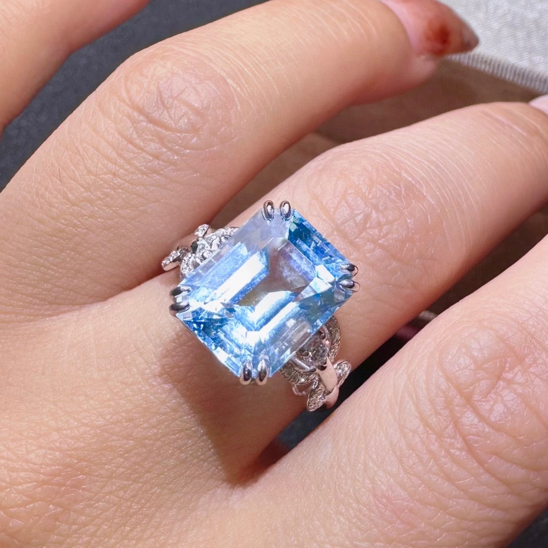 14k Gold 6.47 Ctw Natural Aquamarine & Diamond Ring - 4