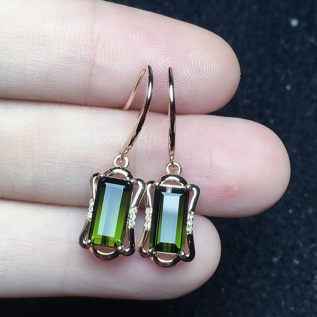 14k Gold 2.92 Ct Natural Tourmaline & Diamond Earrings: Ref:231052151 // gold content:14k gold // main gemstone:tourmaline // shape:octagonal // carat weight:2. 92ct // color:green // treatment:natural // // adjacent gemstone 2 : diamond // number of stone