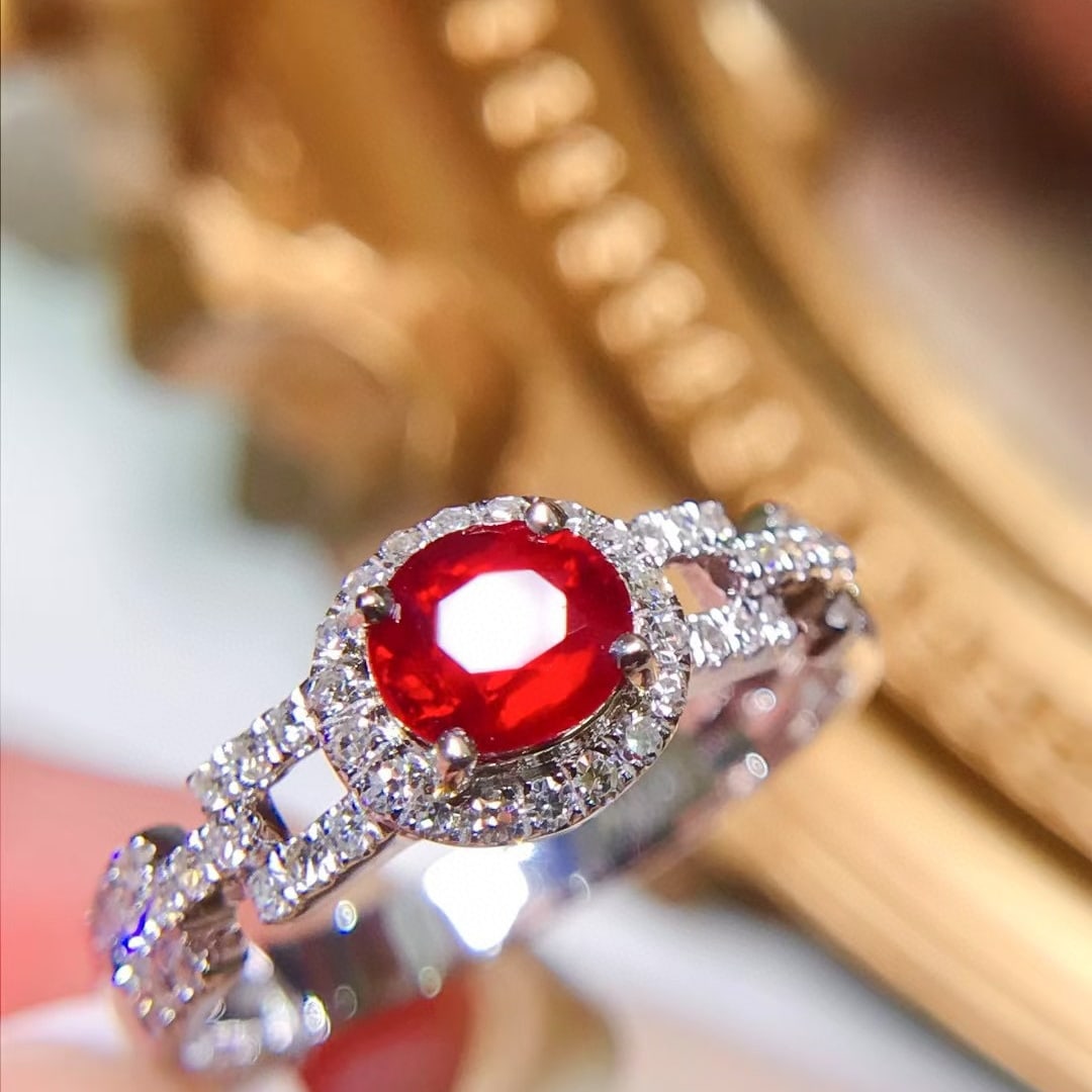 14k Gold 1.0 Ctw Natural Ruby & Diamond Ring: Ref:231052155 // gold content:14k gold // ring size:7. 25us // // main gemstone:ruby // shape:oval // carat weight:0. 7ct // color:pigeonblood red // treatment:natural // // adjacent gemstone 2 :