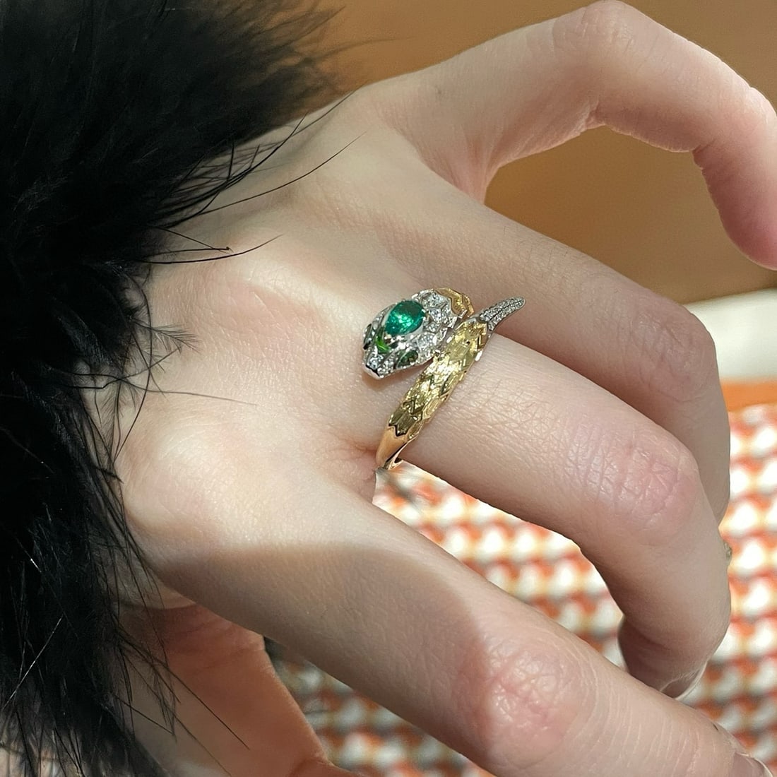 14k Gold 0.25 Ct Natural Emerald & Diamond Ring - 2