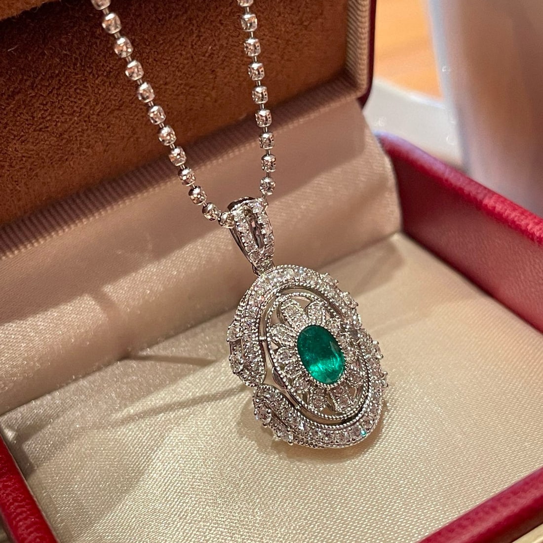 14k Gold 0.5 Ct Natural Emerald & Diamond Pendant( Without Chain ): Ref:231052165 // gold content:14k gold // main gemstone:emerald // shape:oval // carat weight:0. 5ct // color:green // treatment:natural // // adjacent gemstone 2 : diamond // shape:round // clarity