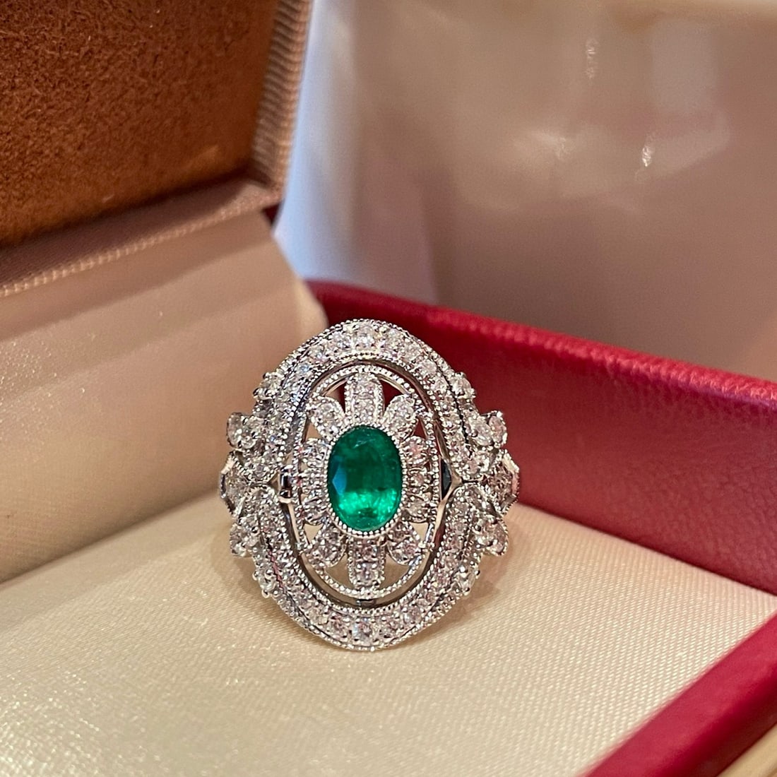 14k Gold 0.5 Ct Natural Emerald & Diamond Ring: Ref:231052166 // gold content:14k gold // ring size:7. 25us // // main gemstone:emerald // shape:oval // carat weight:0. 5ct // color:green // treatment:natural // // adjacent gemstone 2 : diamond //