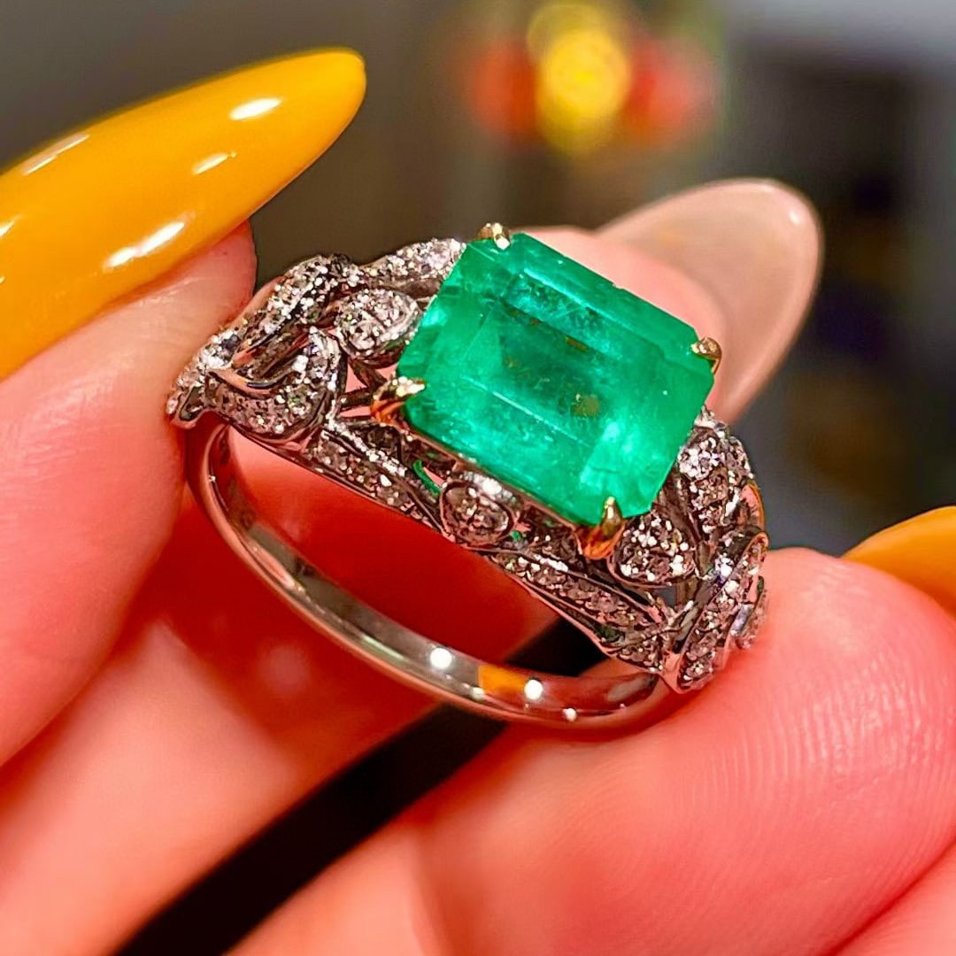 14k Gold 2.56 Ctw Natural Emerald & Diamond Ring - 2