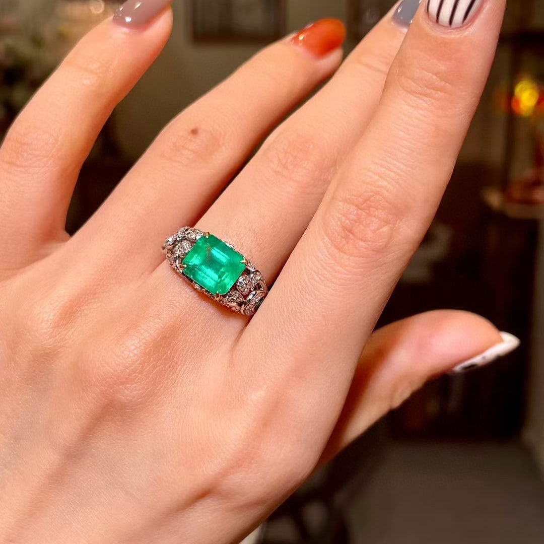 14k Gold 2.56 Ctw Natural Emerald & Diamond Ring - 4
