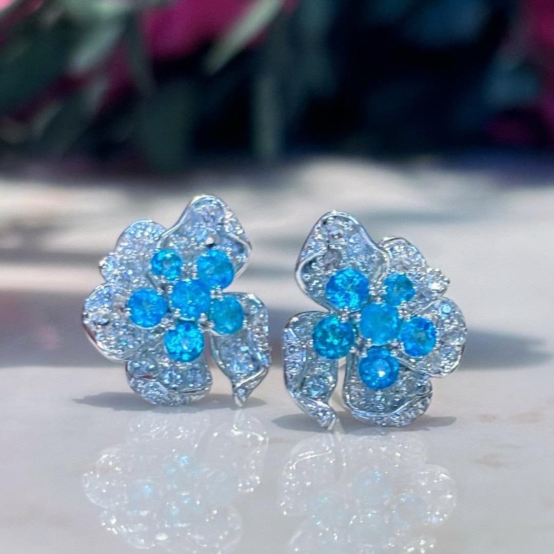 14k Gold 1 Ct Natural Paraiba Tourmaline & Diamond Earrings: Ref:231052194 // gold content:14k gold // main gemstone:paraiba tourmaline // shape:round // carat weight:1ct // color:blue // treatment:natural // cut grade:g // // adjacent gemstone 2 : diamond //