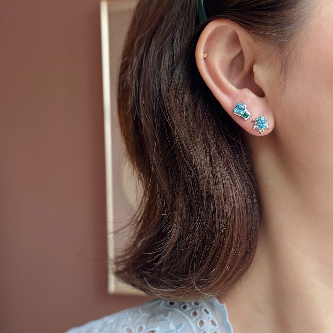 14k Gold 0.92 Ctw Natural Aquamarine & Emerald Earrings - 4