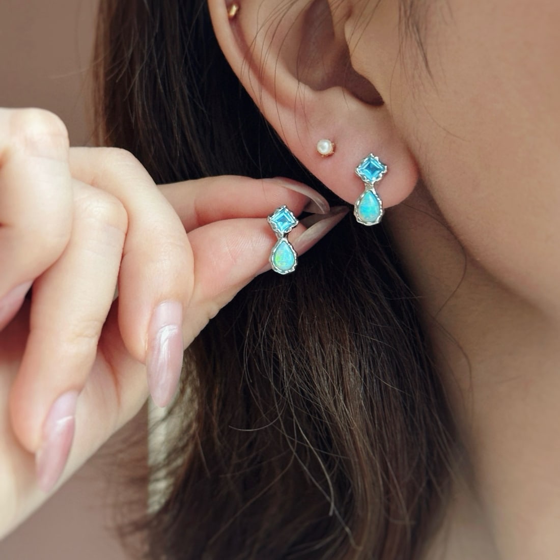 14k Gold 0.85 Ctw Natural Opal & Aquamarine Earrings - 3