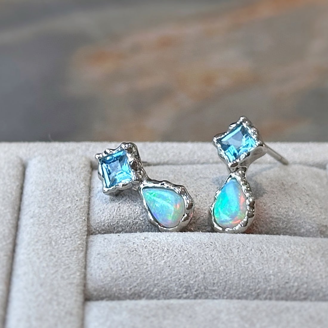 14k Gold 0.85 Ctw Natural Opal & Aquamarine Earrings - 6