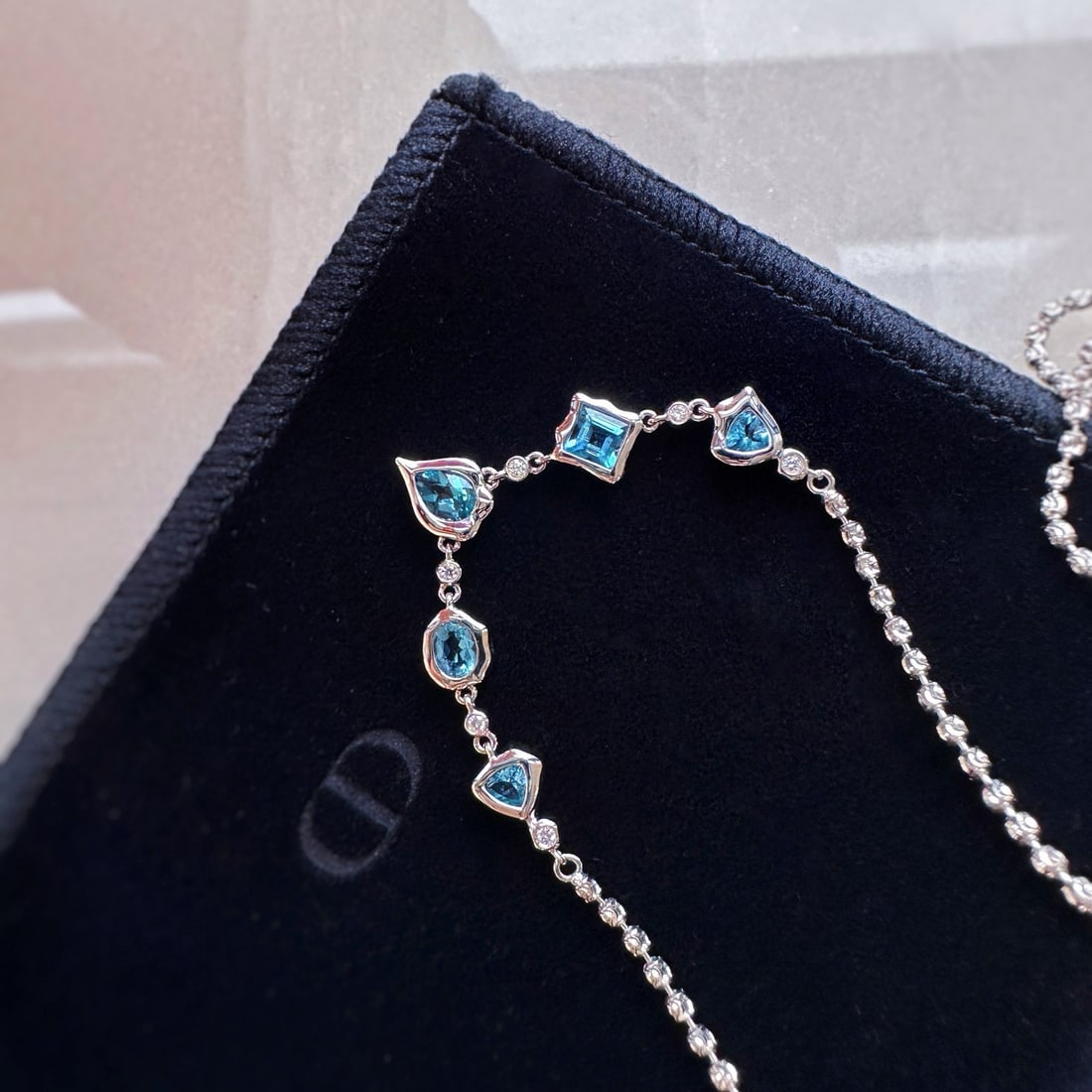 14k Gold 0.65 Ct Natural Aquamarine Necklace - 2
