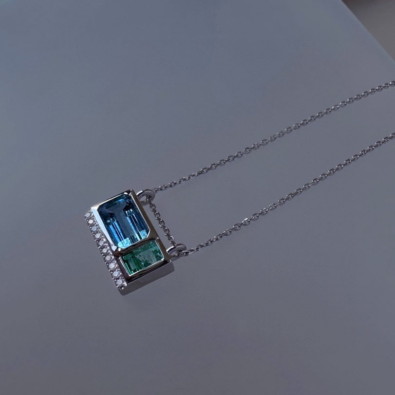 14k Gold 0.9 Ct Natural Aquamarine & Emerald & Diamond Necklace - 2