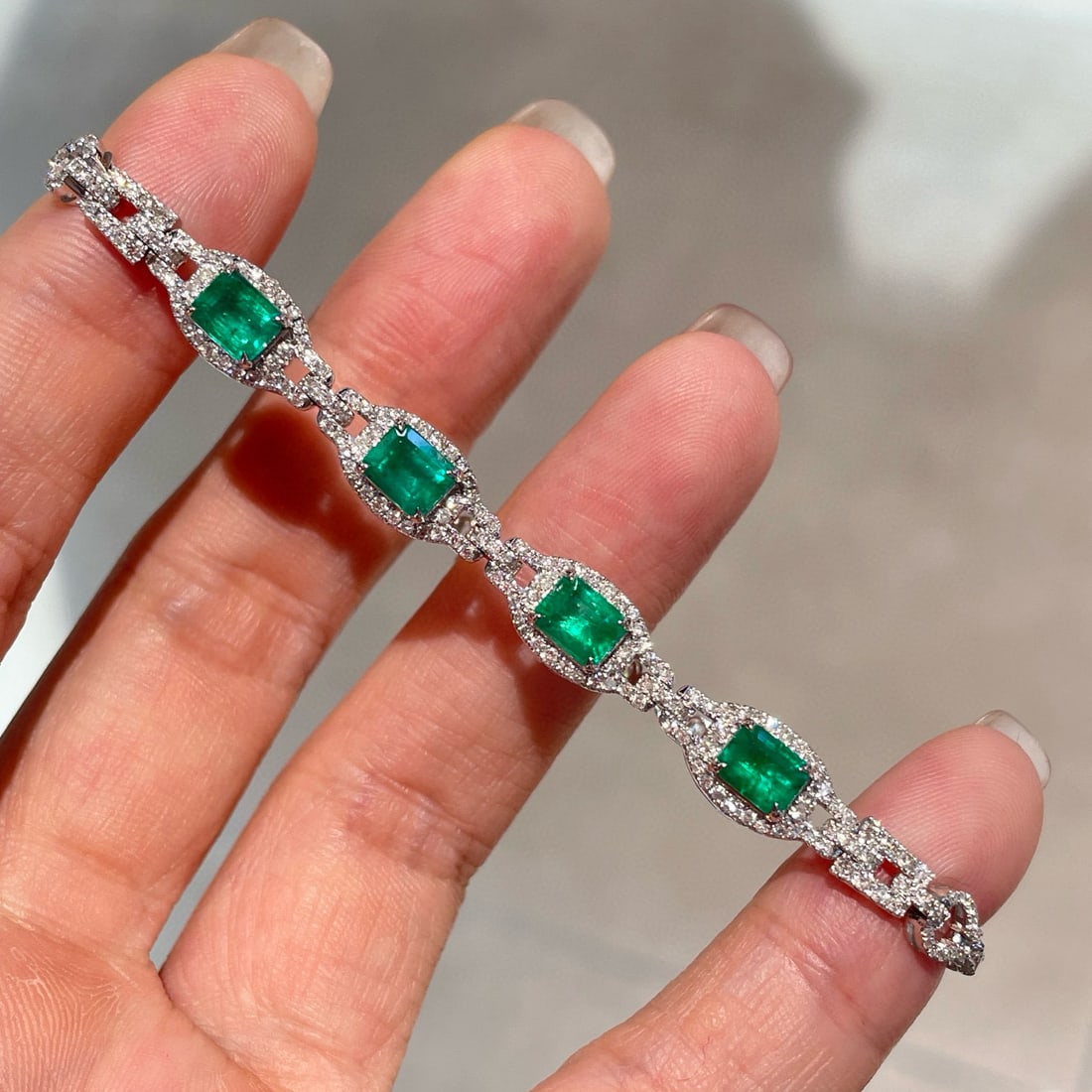 14k Gold 1.8 Ct Vivid Green Natural Emerald & Diamond Bracelet - 6