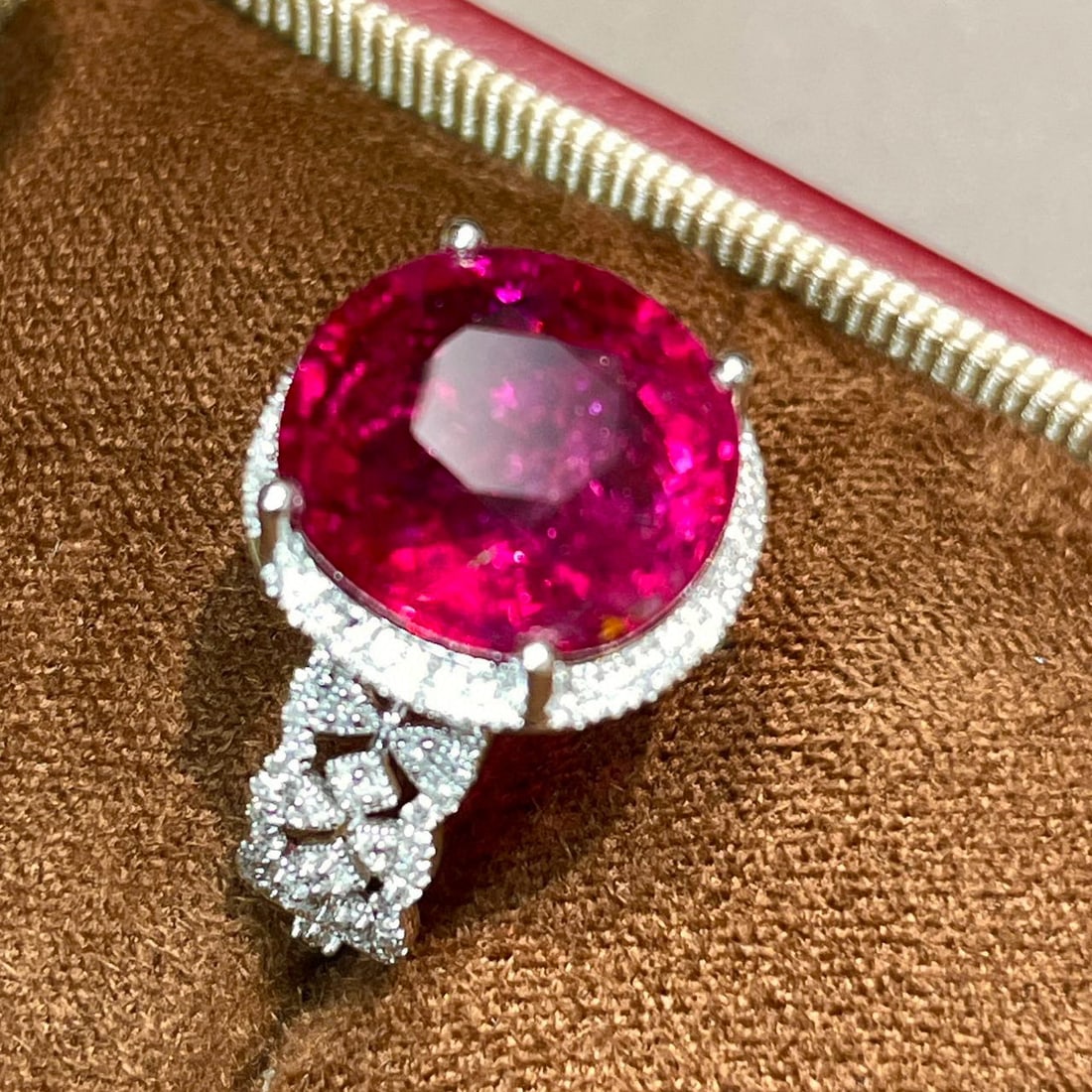 14k Gold 6.2 Ct Natural Tourmaline & Diamond Ring - 3