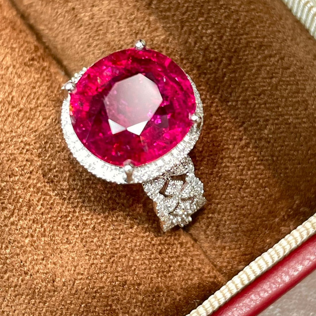 14k Gold 6.2 Ct Natural Tourmaline & Diamond Ring - 4