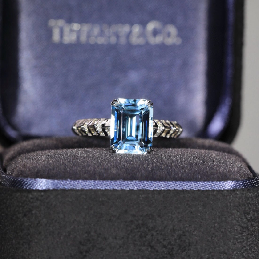 14k Gold 2.5 Ct Natural Aquamarine & Diamond Ring - 2