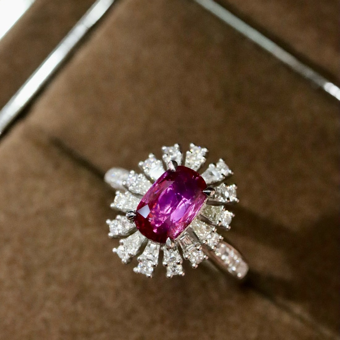 14k Gold 2.86 Ctw Natural Ruby & Diamond Ring: Ref:231052257 // gold content:14k gold // ring size:7. 25us // // main gemstone:ruby // shape:oval // carat weight:2. 0ct // color:red // treatment:natural // // adjacent gemstone 2 : diamond // shape