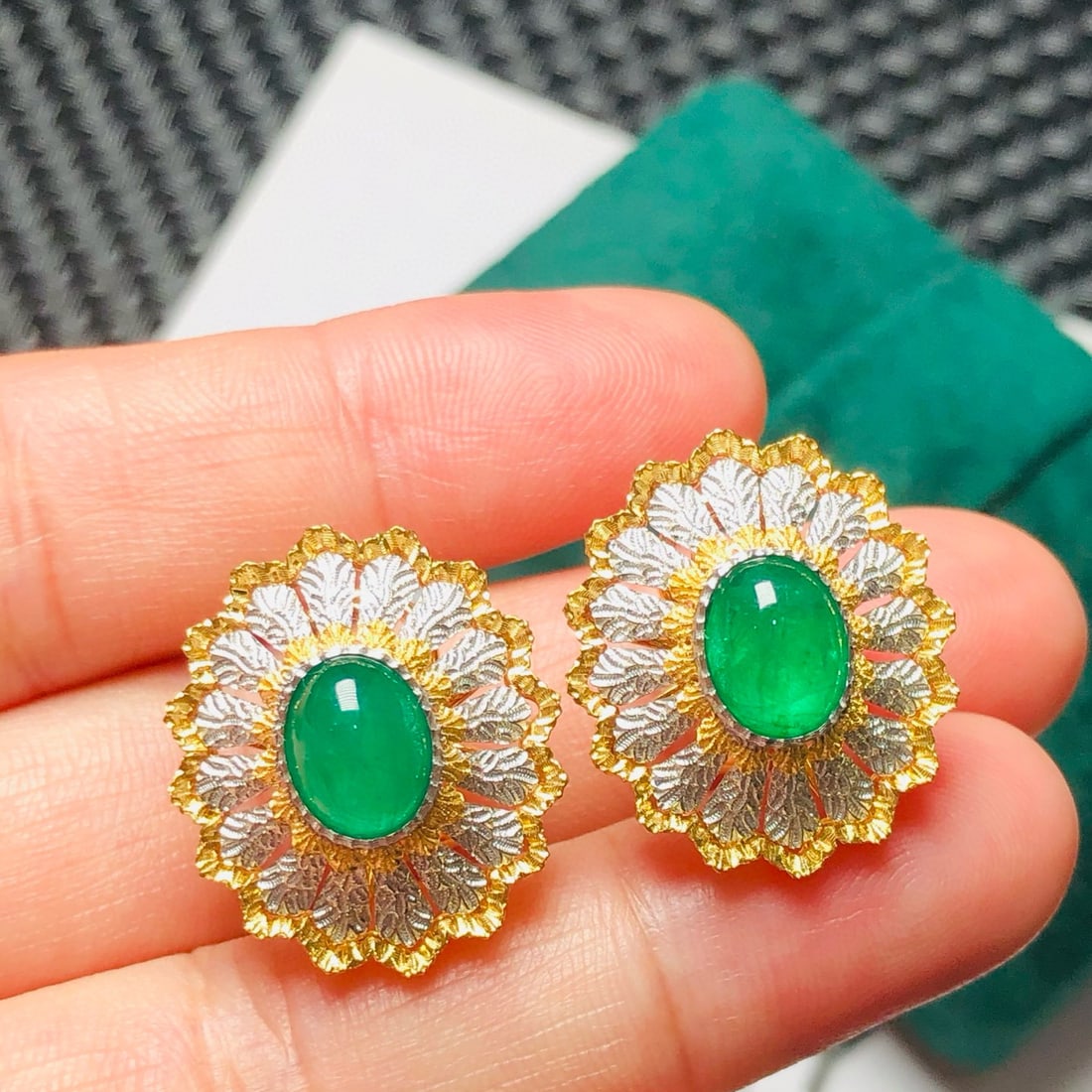 14k Gold 3.66 Ct Natural Emerald Earrings - 2