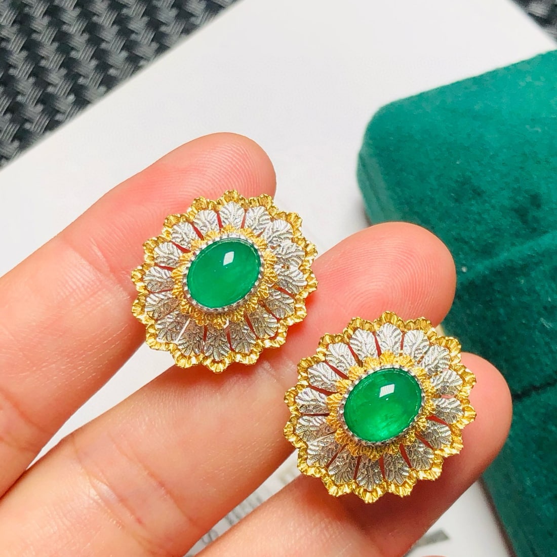 14k Gold 3.66 Ct Natural Emerald Earrings - 3