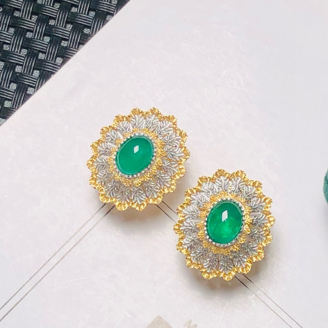 14k Gold 3.66 Ct Natural Emerald Earrings - 4