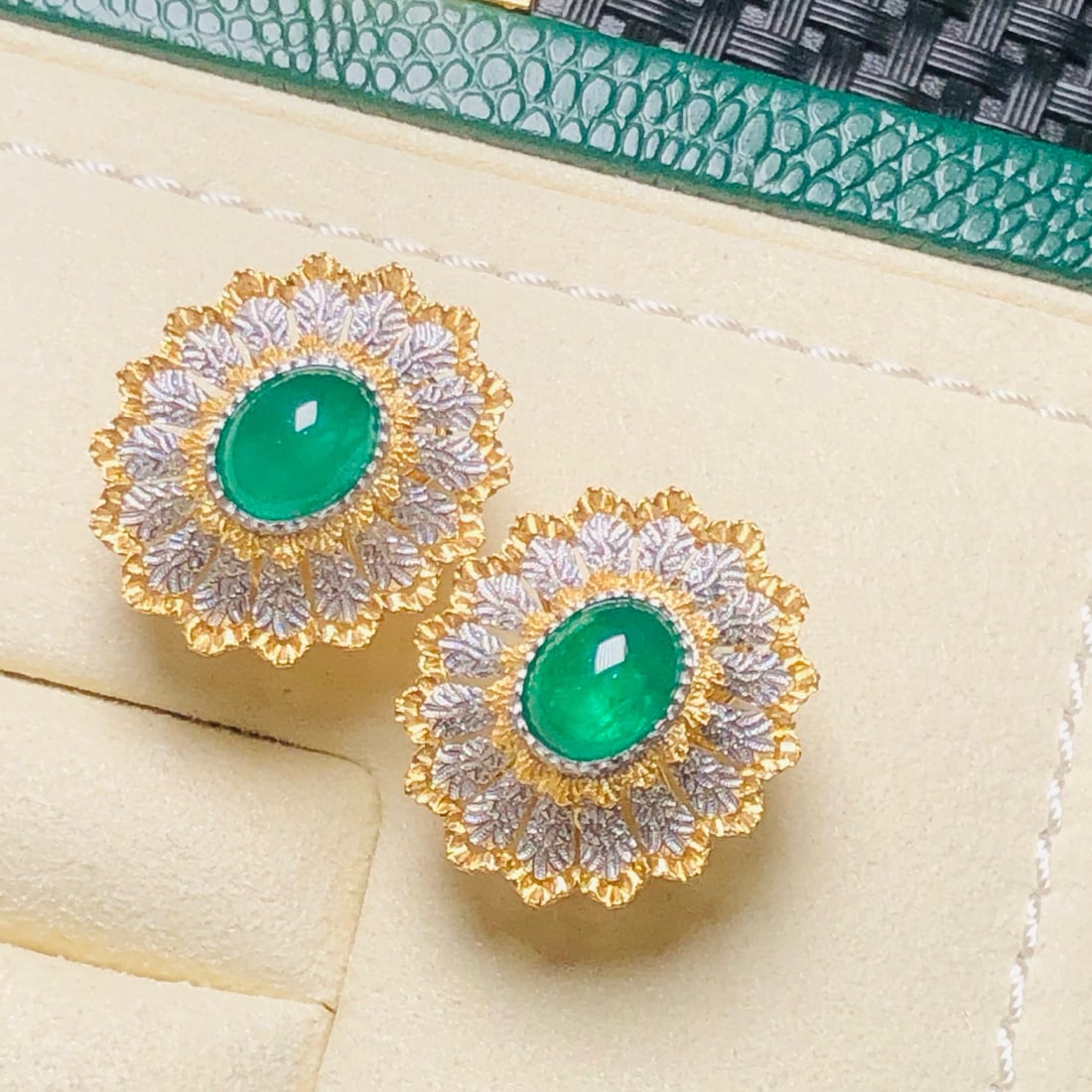 14k Gold 3.66 Ct Natural Emerald Earrings - 8