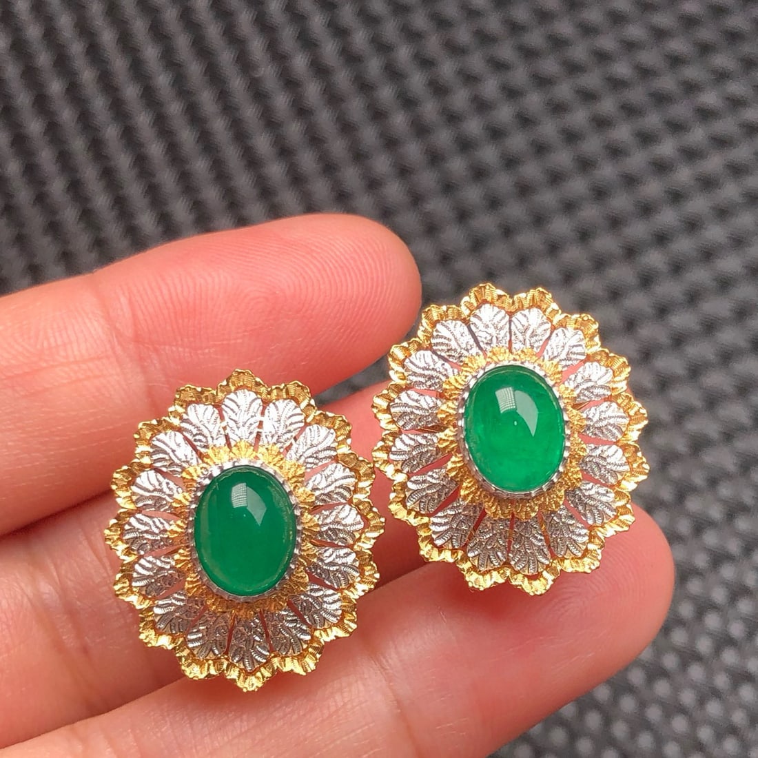 14k Gold 3.66 Ct Natural Emerald Earrings - 9