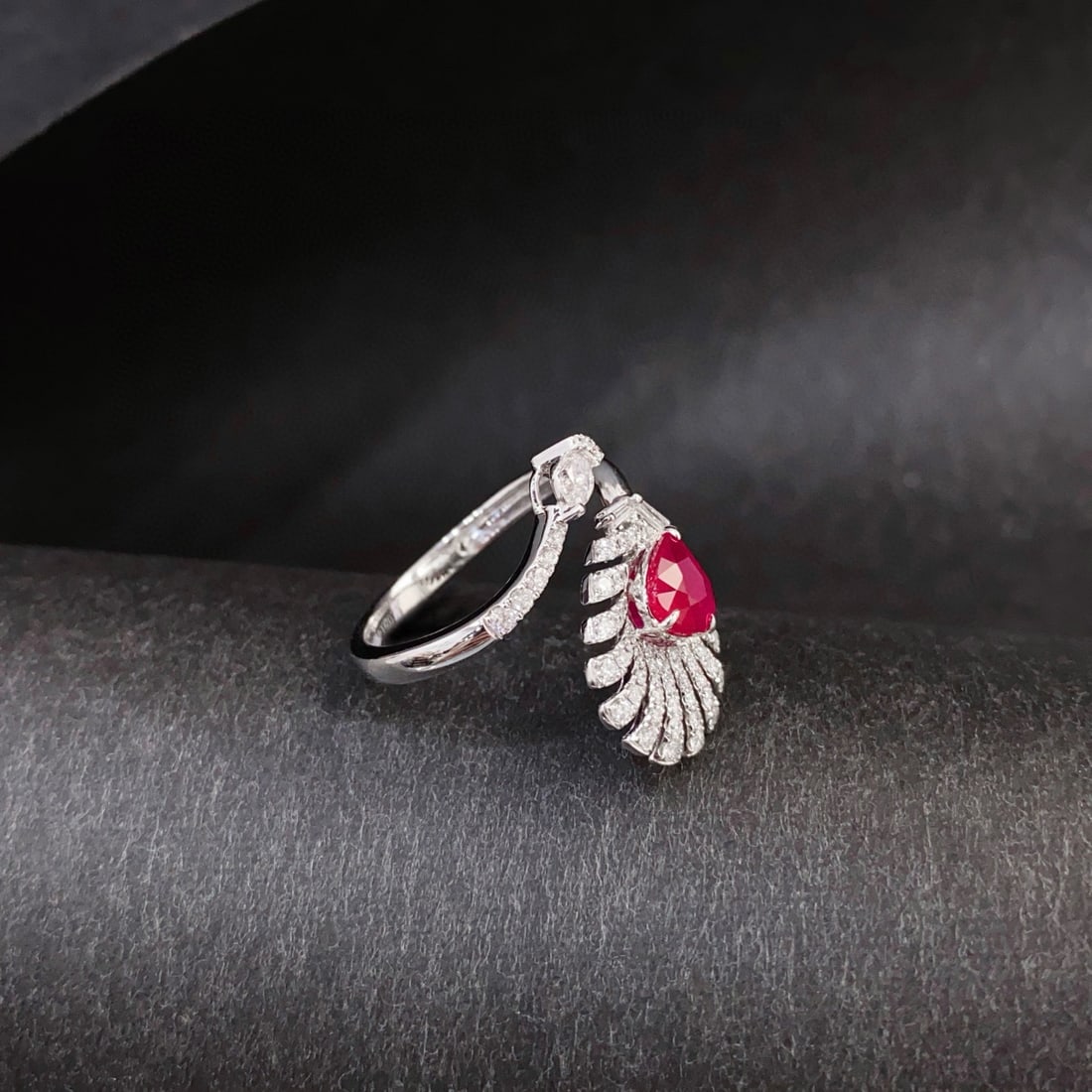 14k Gold 1.53 Ctw Natural Ruby & Diamond Ring - 3