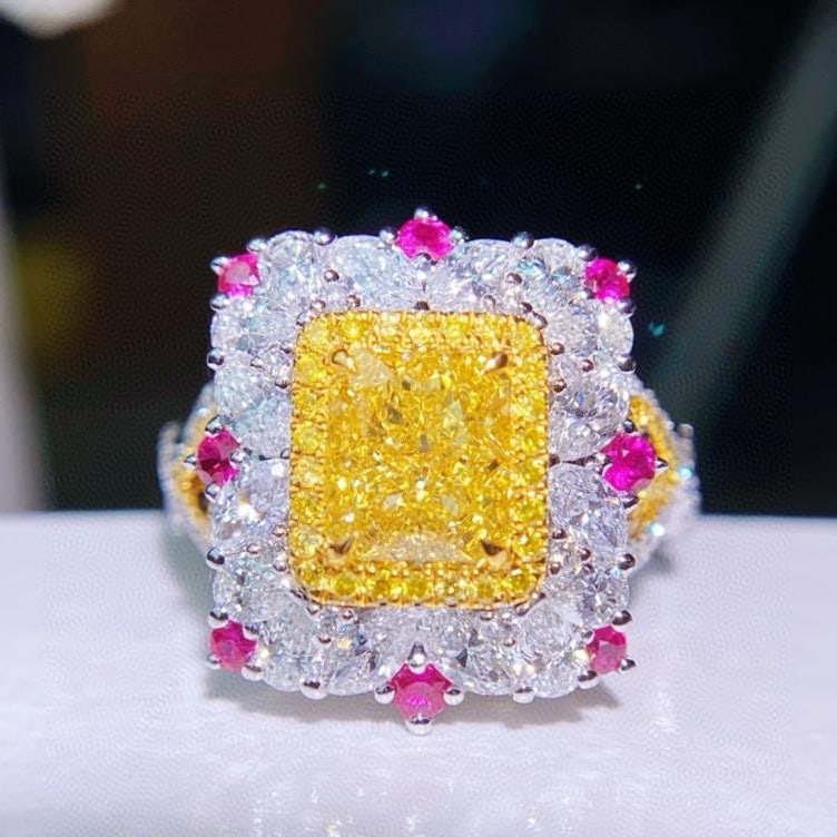 Gia Certified 14k Gold 3.15 Ctw Natural Yellow Diamond & Diamond Ring: Ref:231052283 // gold content:14k gold // ring size:7. 25us // // main gemstone:yellow diamond // certified:gia // shape:radiant // carat weight:1. 51ct // clarity grade:vs2 // color:yellow //