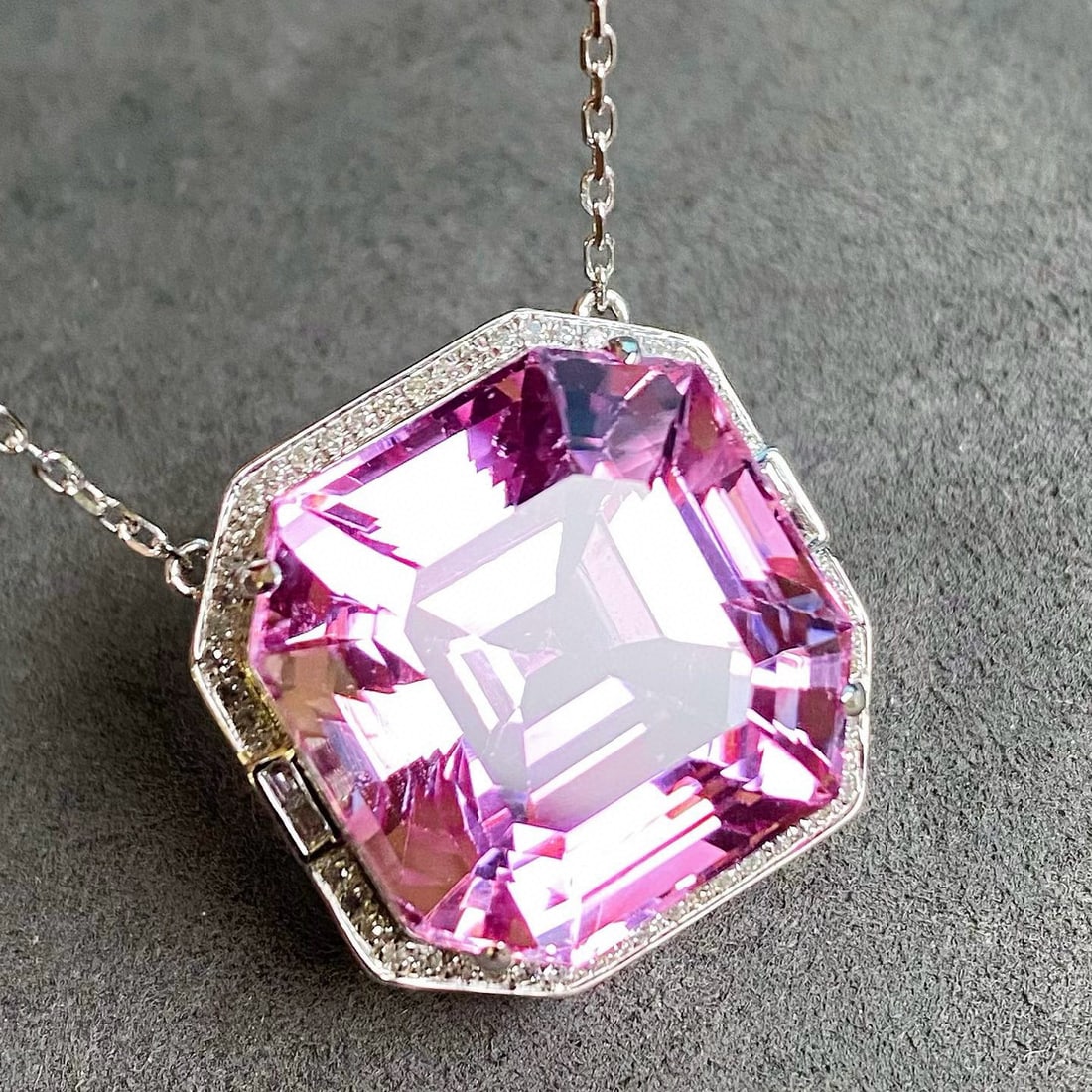 14k Gold 35.31 Ctw Natural Kunzite & Diamond Necklace - 4