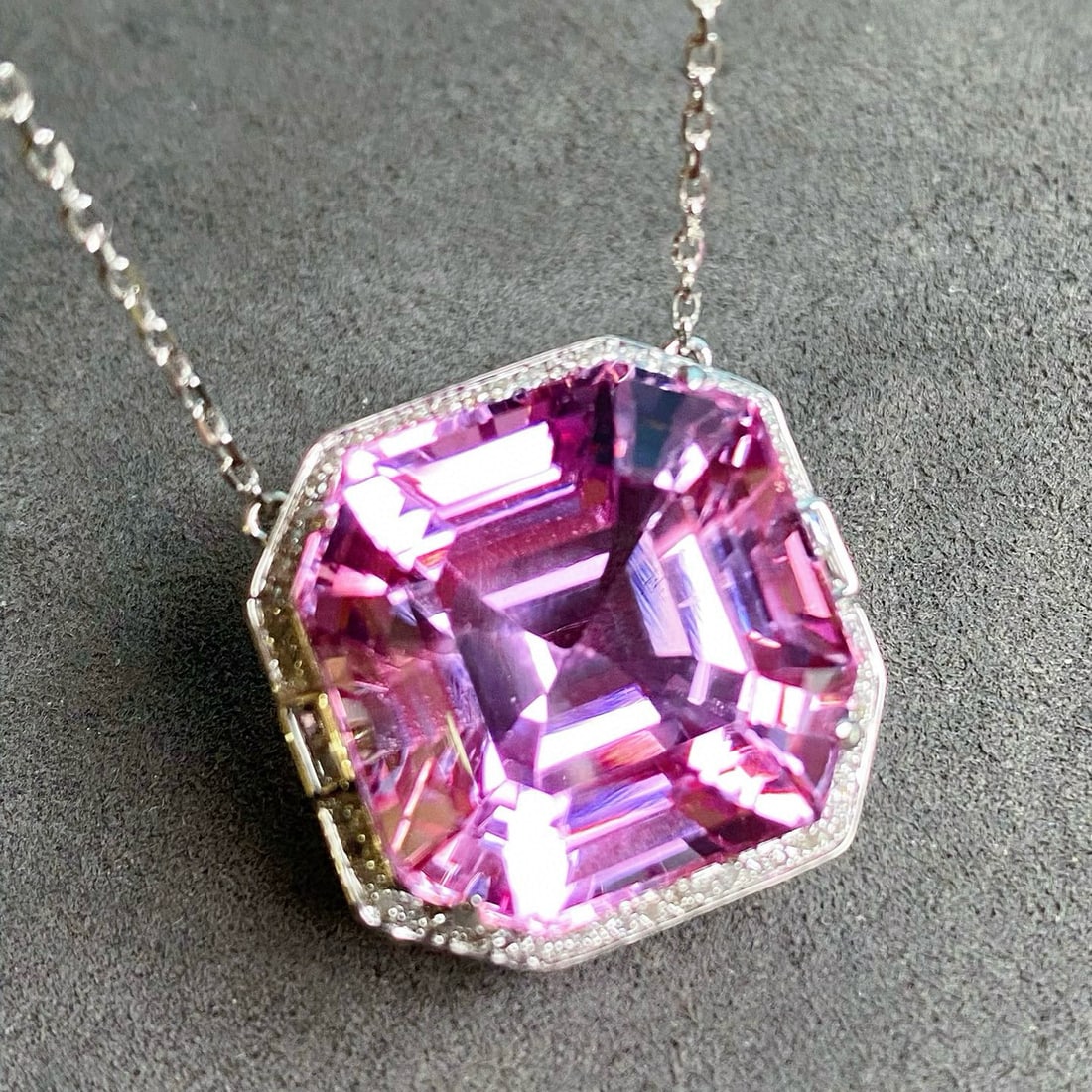 14k Gold 35.31 Ctw Natural Kunzite & Diamond Necklace - 5