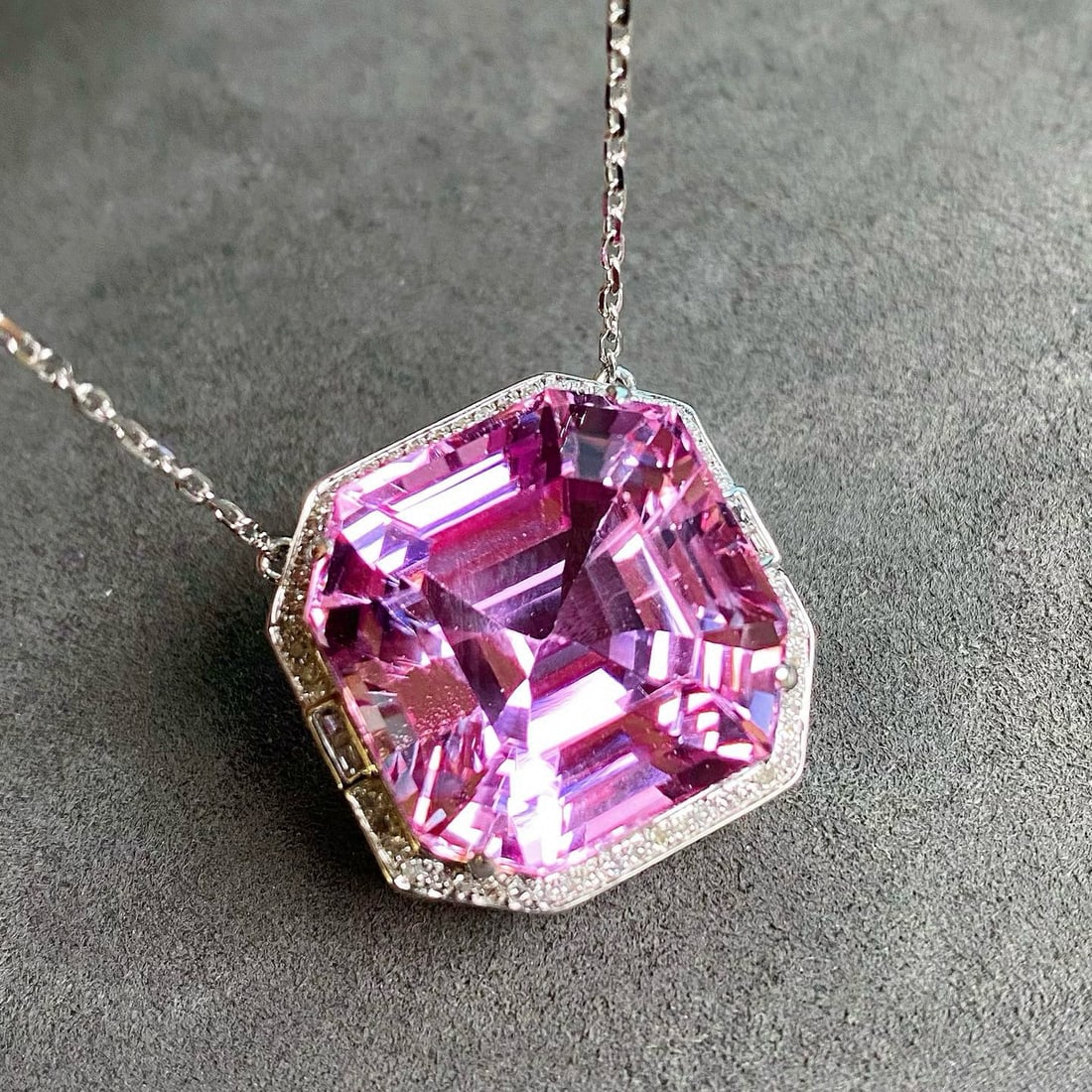 14k Gold 35.31 Ctw Natural Kunzite & Diamond Necklace - 7
