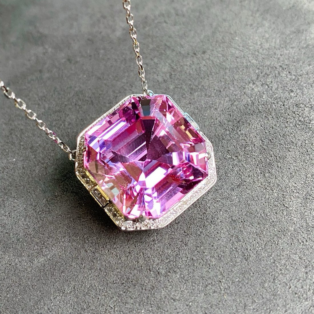 14k Gold 35.31 Ctw Natural Kunzite & Diamond Necklace - 8