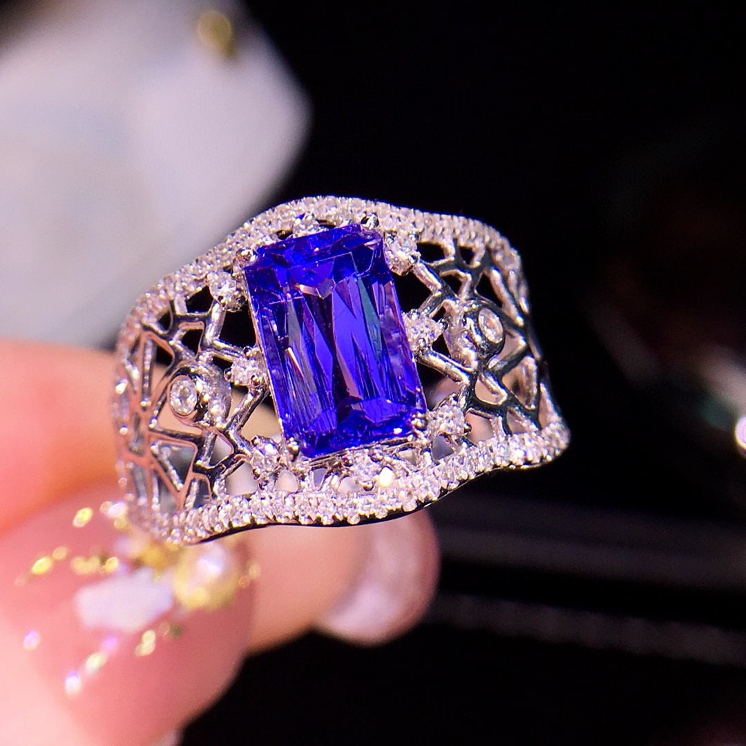 14k Gold 2.5 Ct Natural Tanzanite & Diamond Ring - 4