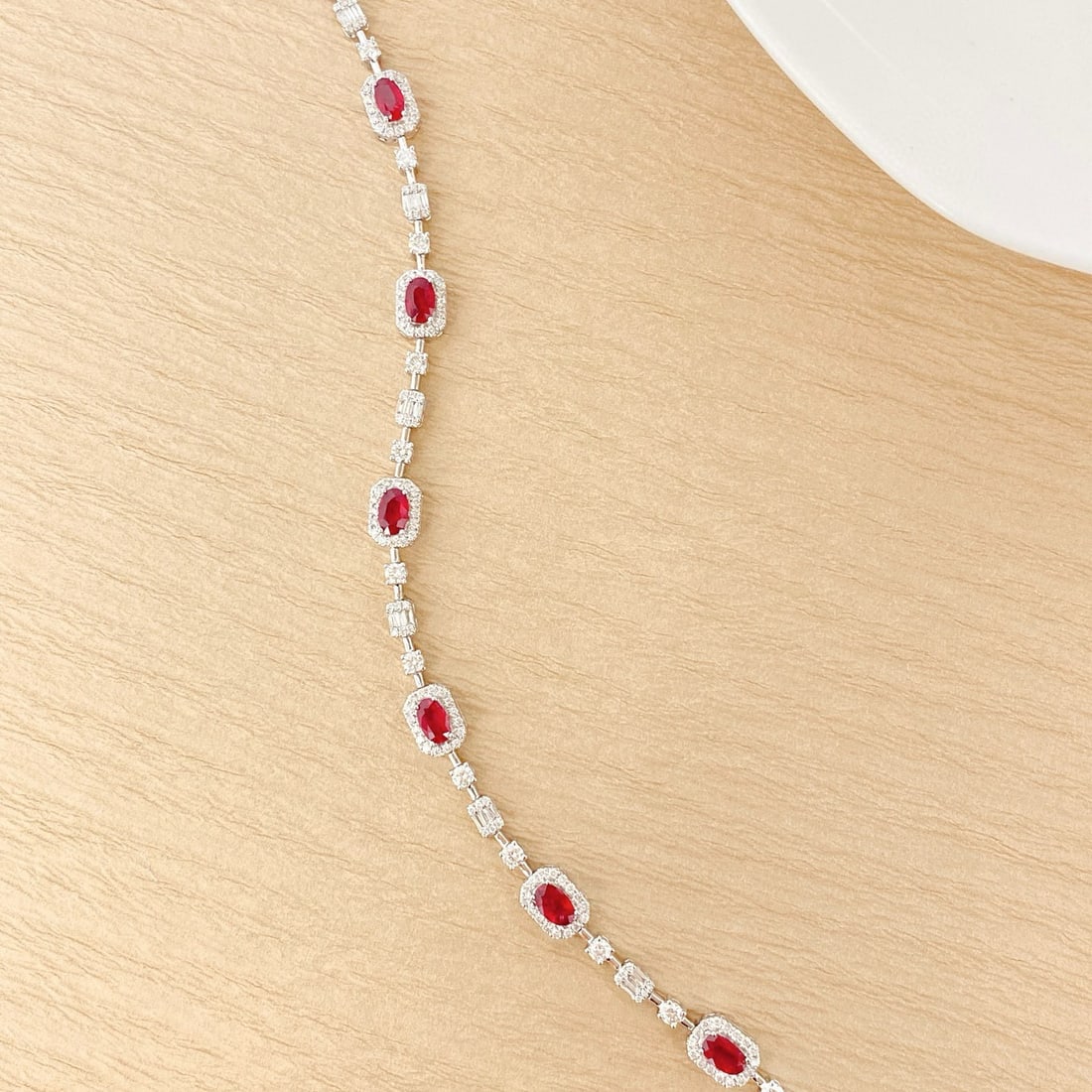 14k Gold 3.21 Ctw Natural Ruby & Diamond Bracelet: Ref:231052294 // gold content:14k gold // main gemstone:ruby // shape:oval // carat weight:1. 76ct // color:pigeonblood red // treatment:natural // // adjacent gemstone 2 : diamond // shape:multiply /