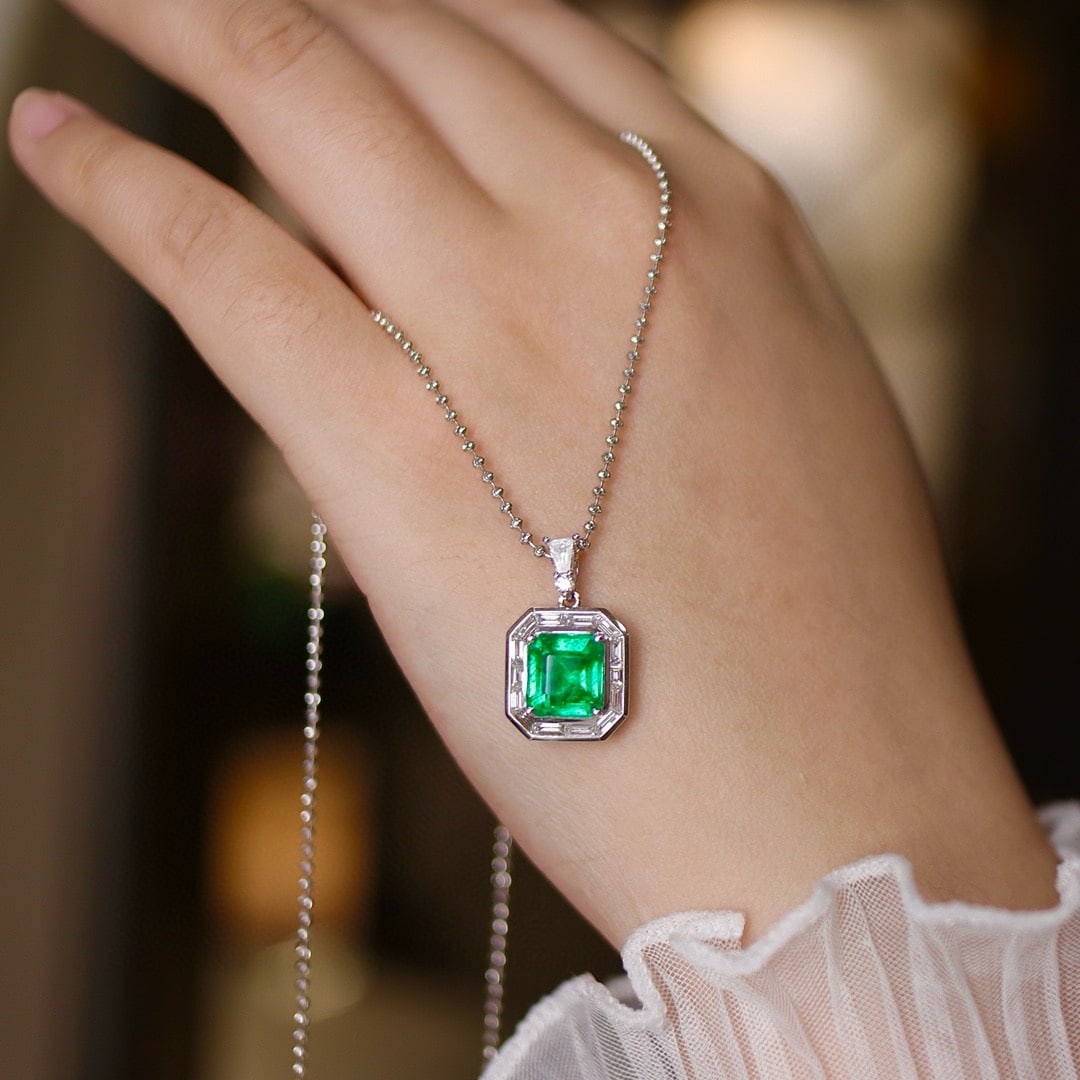 14k Gold 3.59 Ctw Vivid Green Natural Emerald & Diamond Necklace - 3