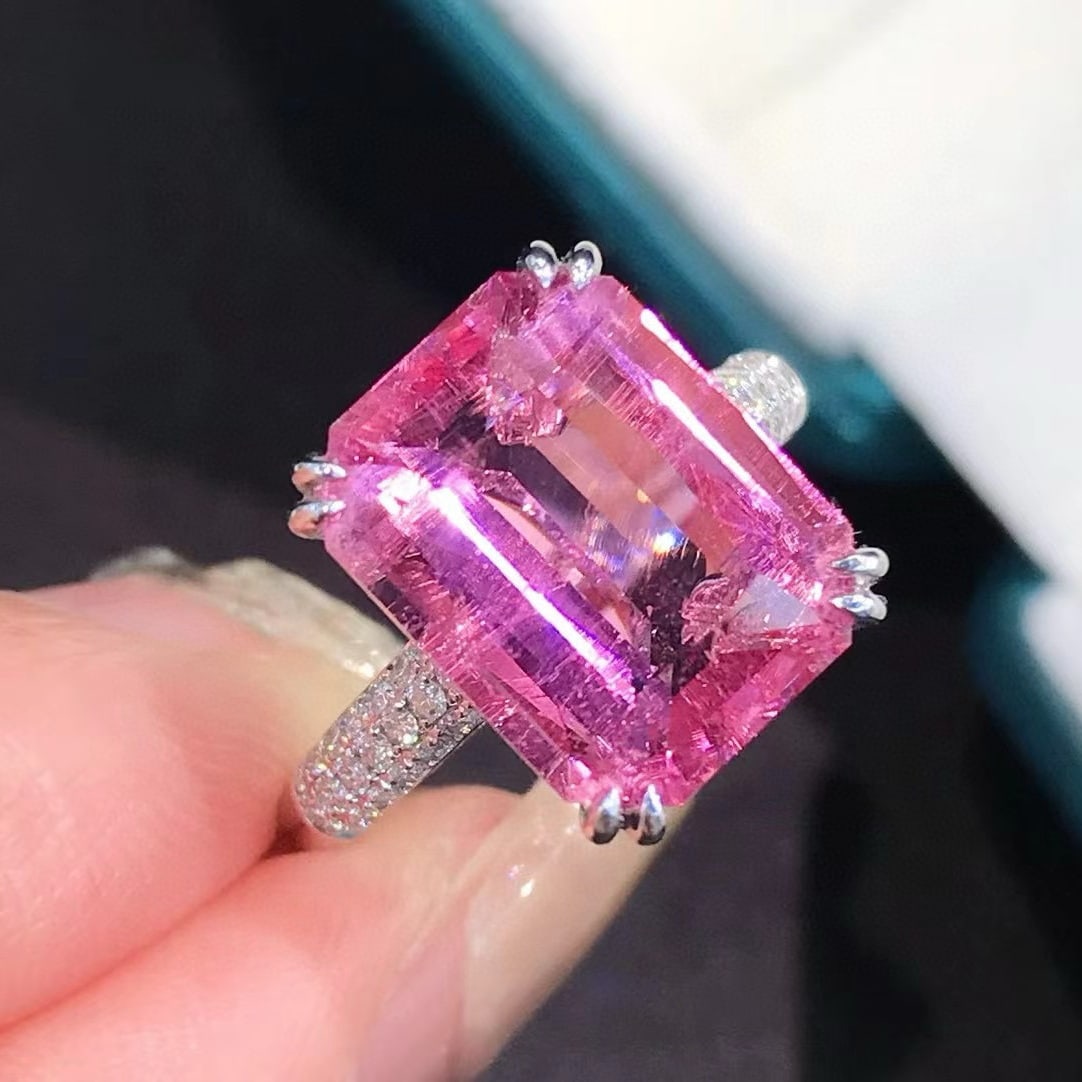 14k Gold 6.74 Ctw Natural Tourmaline & Diamond Ring: Ref:231052305 // gold content:14k gold // ring size:7. 25us // // main gemstone:tourmaline // shape:octagonal // carat weight:6. 32ct // color:pink // treatment:natural // // adjacent gemstone 2 : dia
